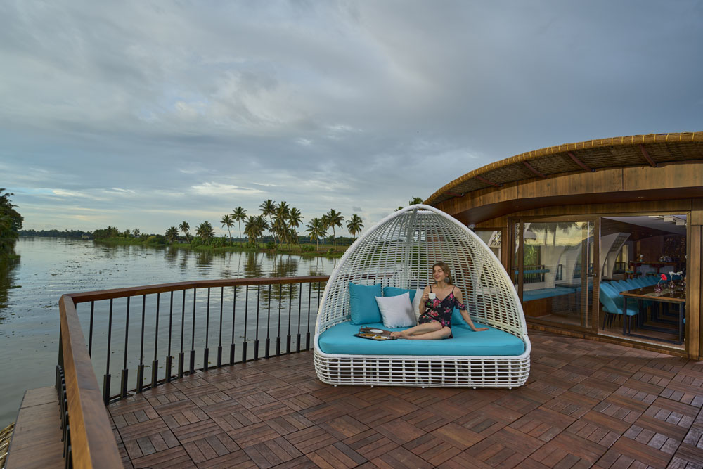 Topaz By Blue Jelly Cruises 360 VR